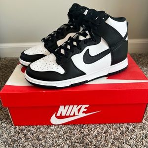 Nike Dunks Panda Women’s Size 8